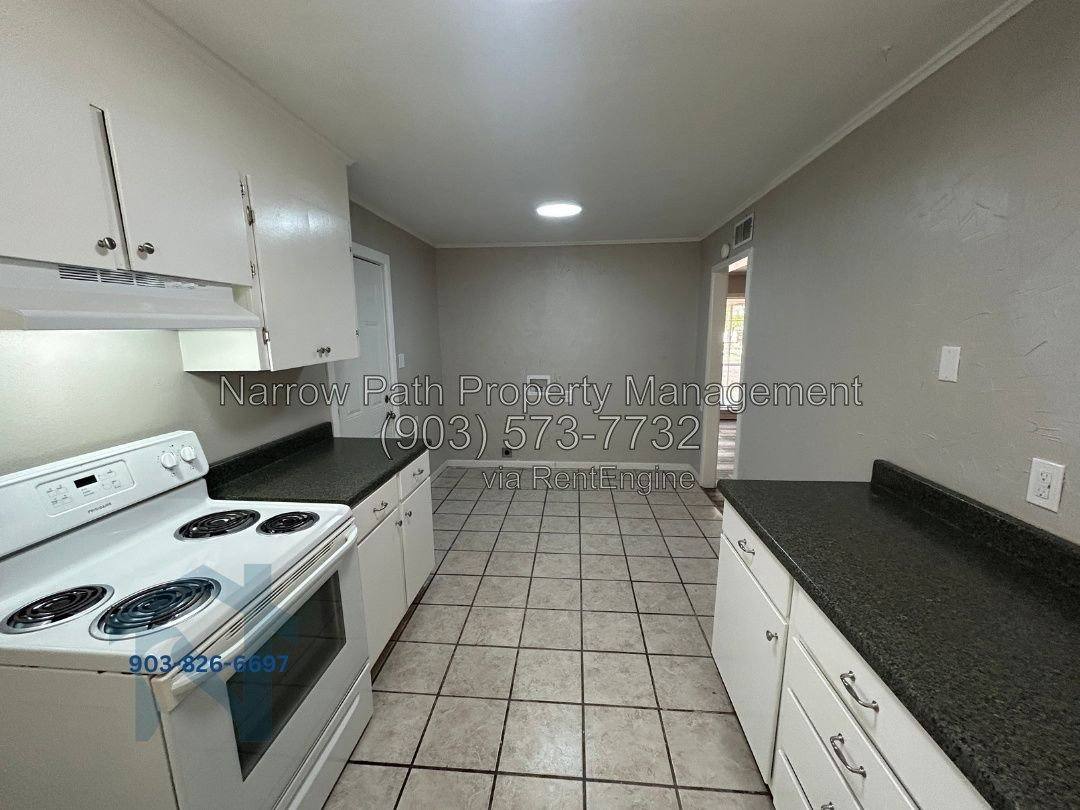 817 Caver St, Atlanta, TX 75551 - House for Rent - Image 3