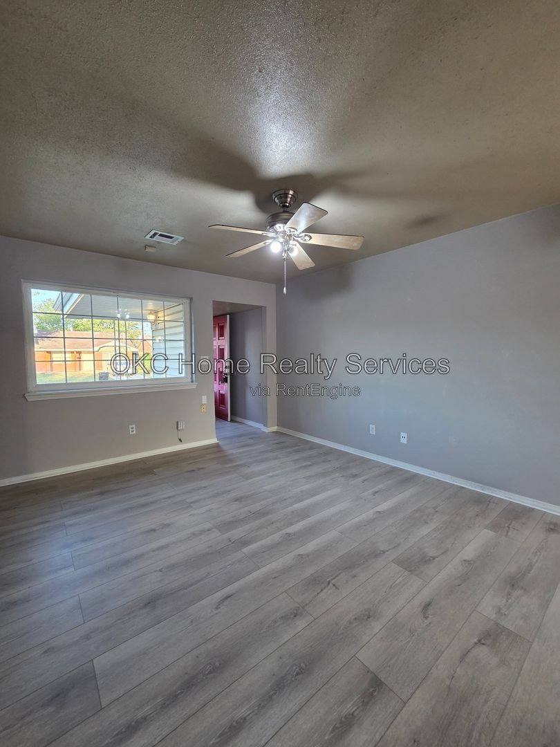 100 S Dallas Ave, Moore, OK 73160 - House for Rent - Image 4