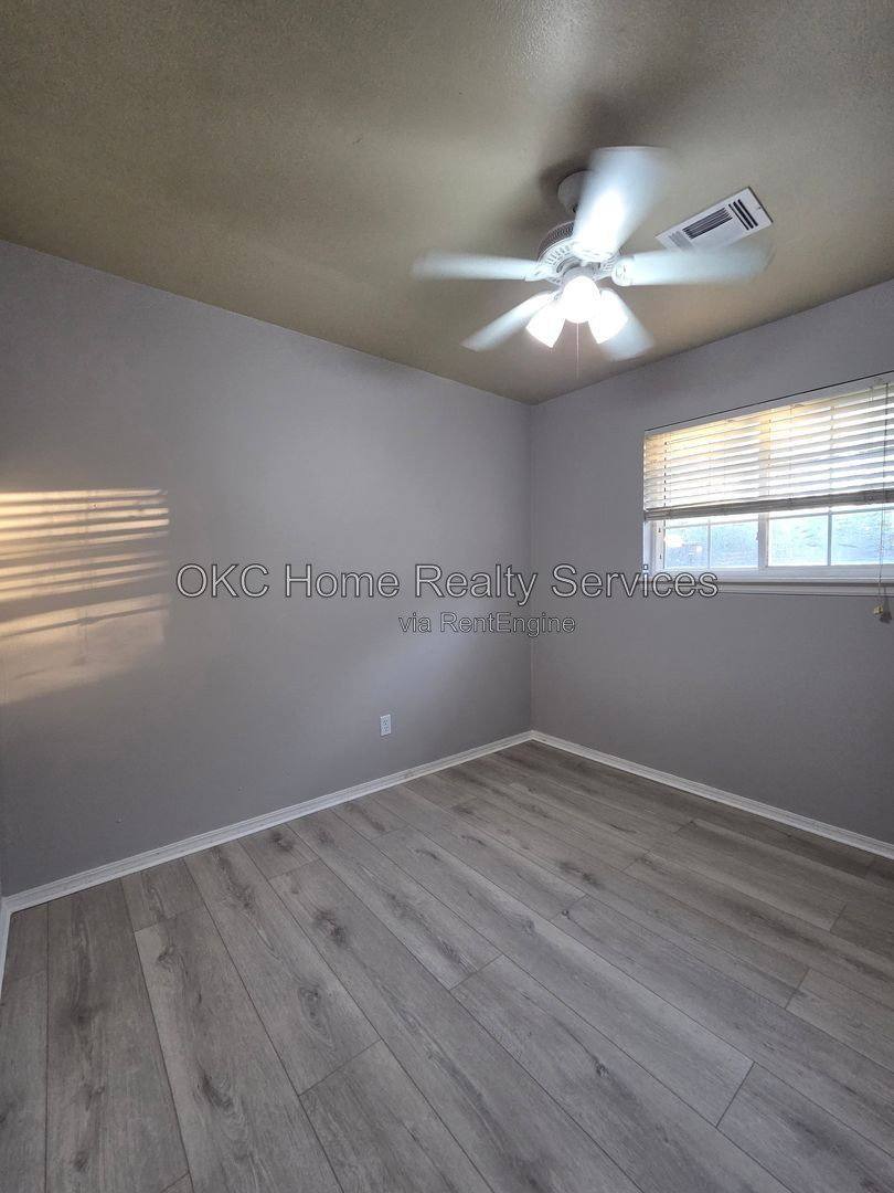 100 S Dallas Ave, Moore, OK 73160 - House for Rent - Image 8