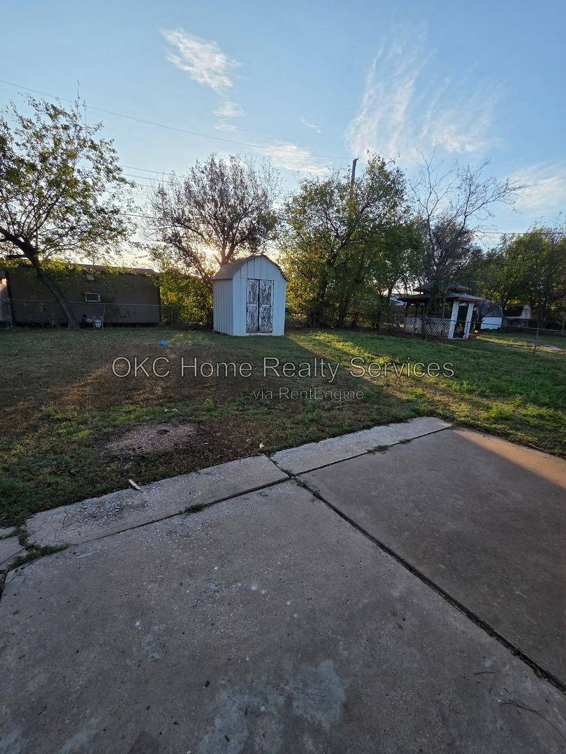 100 S Dallas Ave, Moore, OK 73160 - House for Rent - Image 18