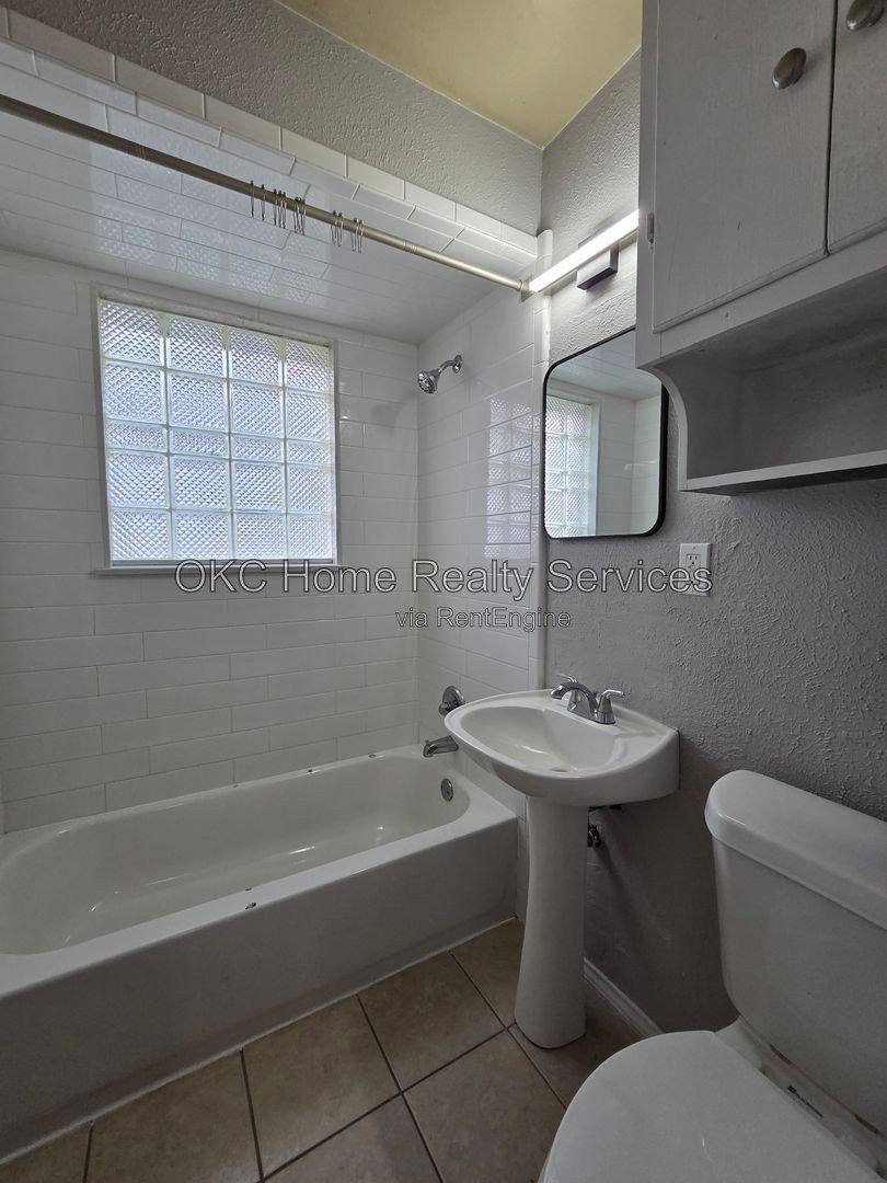 100 S Dallas Ave, Moore, OK 73160 - House for Rent - Image 15