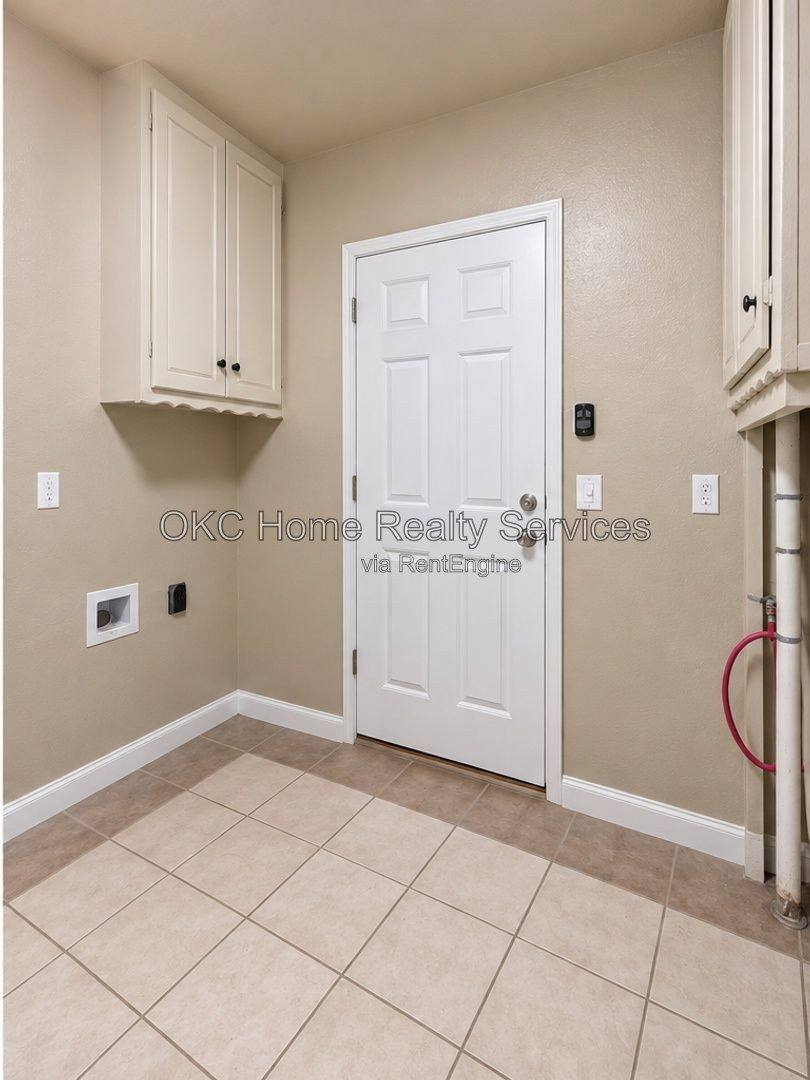100 S Dallas Ave, Moore, OK 73160 - House for Rent - Image 17