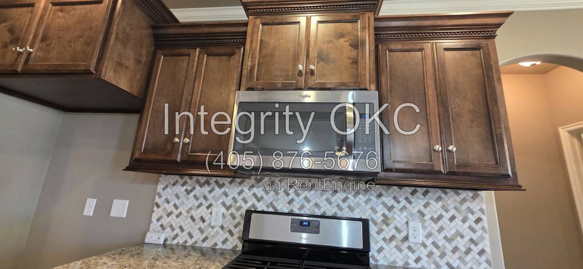 8908 Stacy Lynn Lane, Yukon, OK 73099 - House for Rent - Image 9