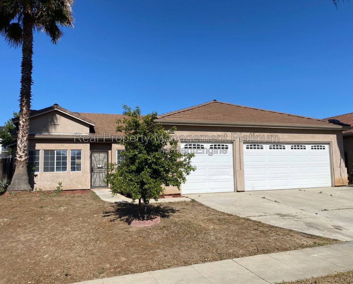 House for rent at 363 N Burgan Ave, Fresno, CA 93727