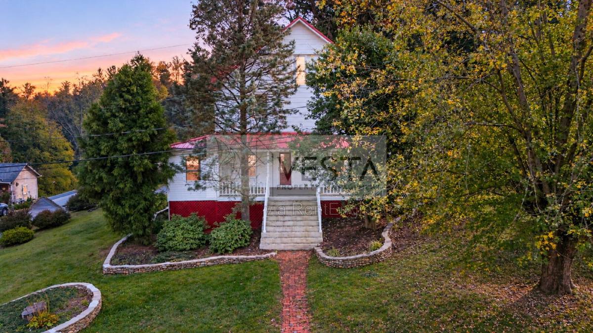 195 Terrace Dr, Canton, NC 28716 - House for Rent - Image 1