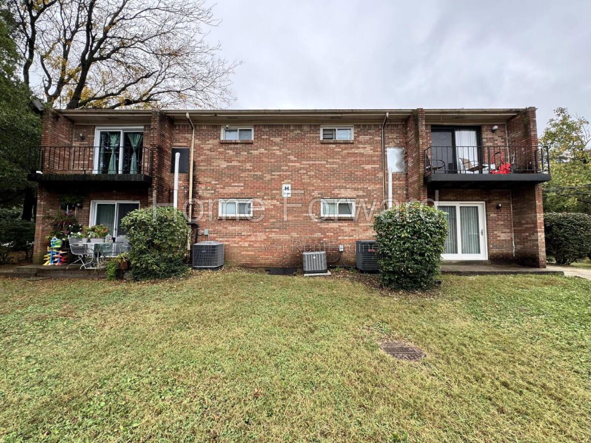 Apartment for rent at 2045 Cambridge Dr #J105, Lexington, KY 40504