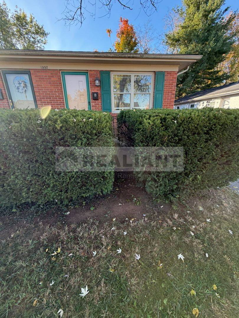 Apartment for rent at 1992 Fair Oaks Dr #B, Lexington, KY 40504