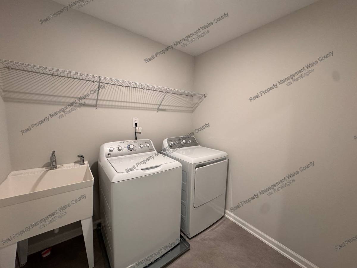 10032 Secluded Garden Dr, Apex, NC 27523 - Townhouse for Rent - Image 12