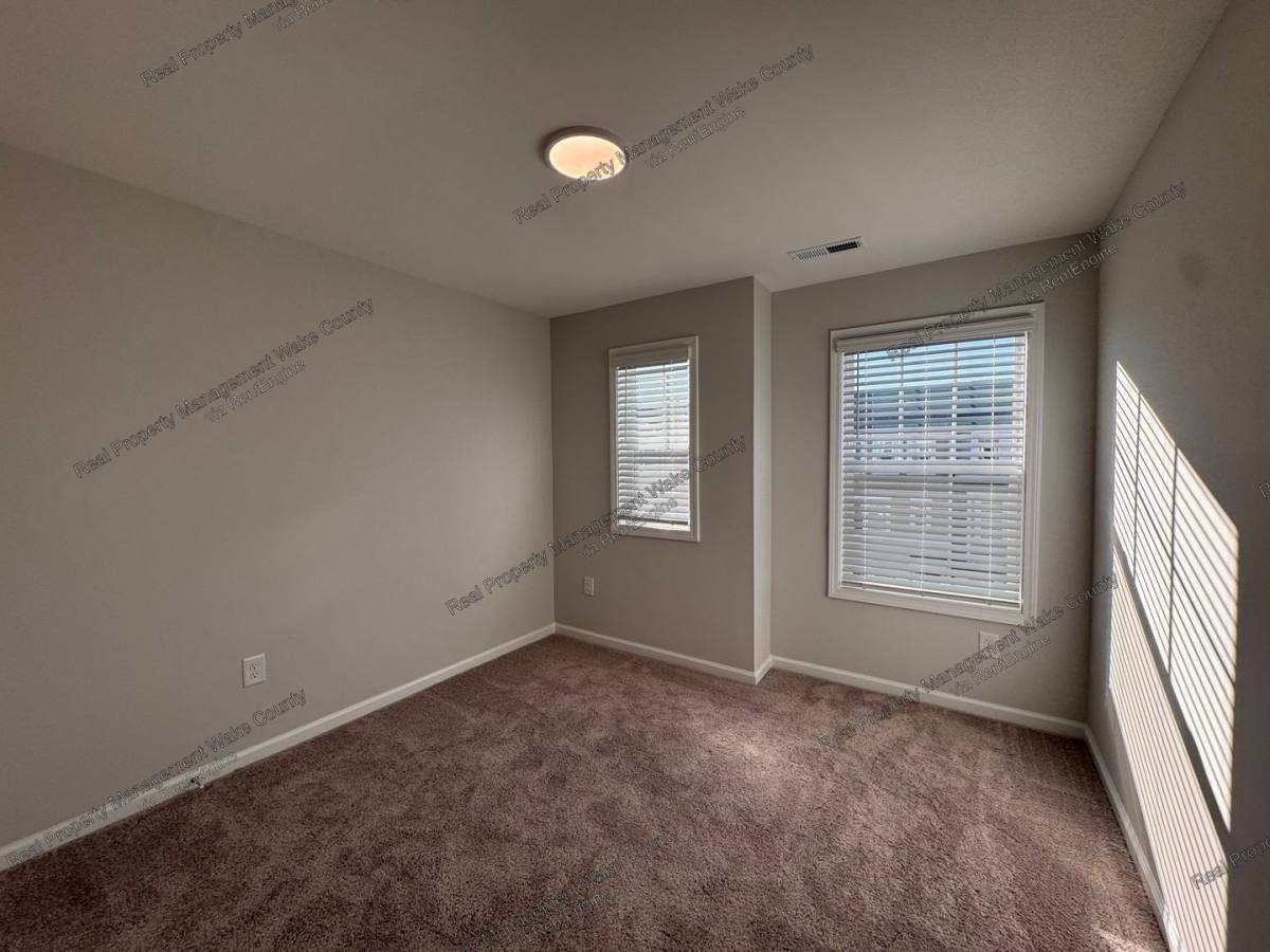 10032 Secluded Garden Dr, Apex, NC 27523 - Townhouse for Rent - Image 11