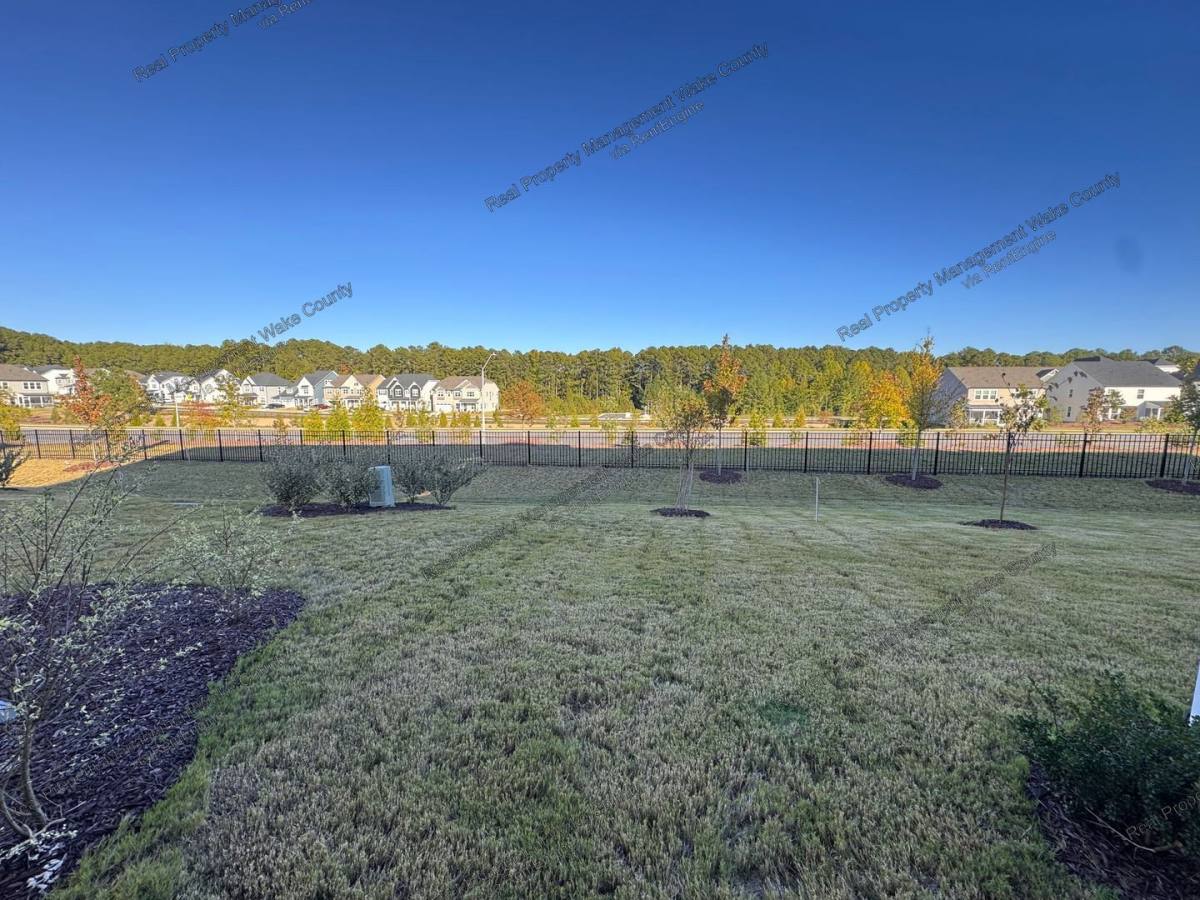 10032 Secluded Garden Dr, Apex, NC 27523 - Townhouse for Rent - Image 6