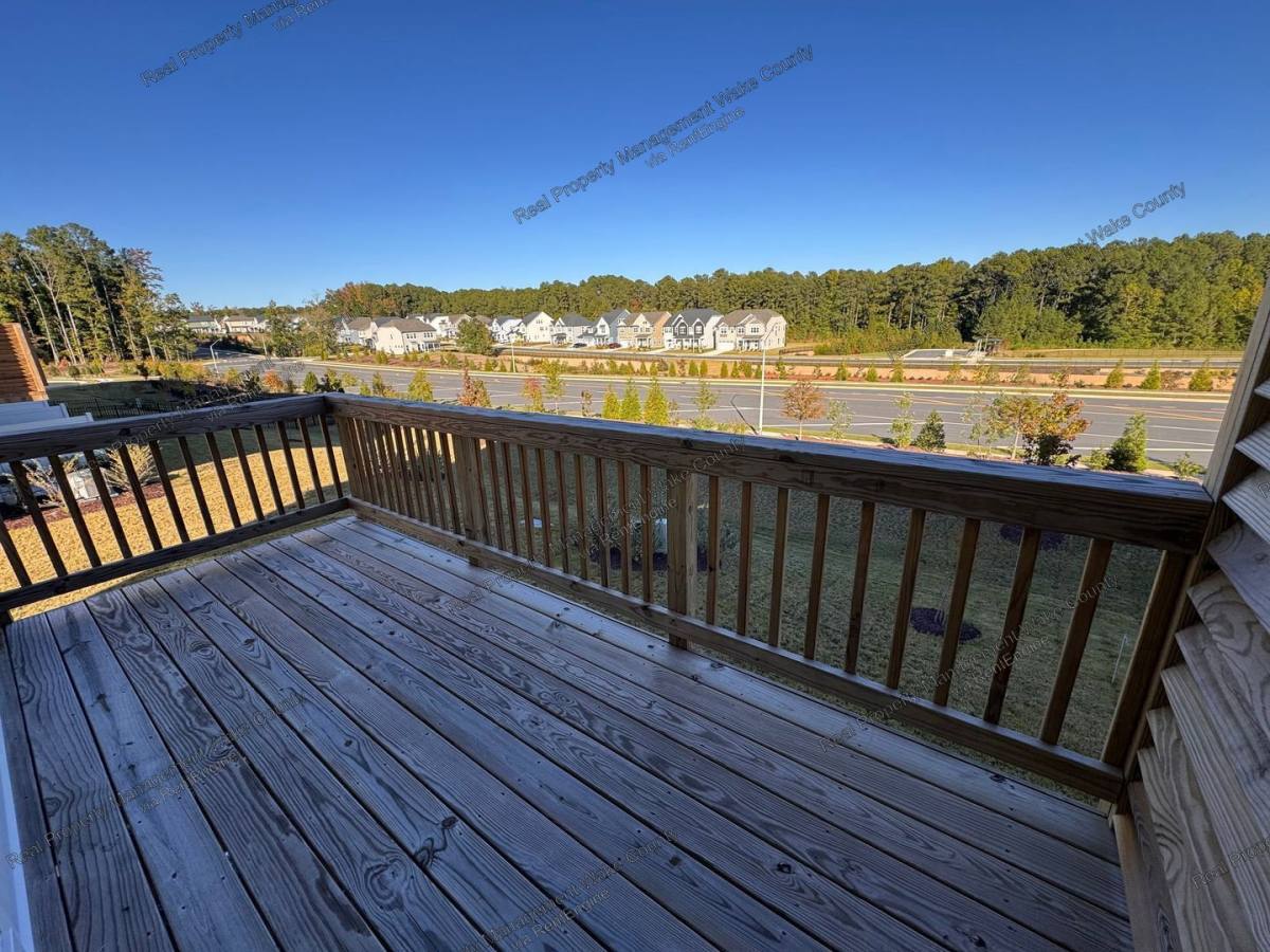 10032 Secluded Garden Dr, Apex, NC 27523 - Townhouse for Rent - Image 5