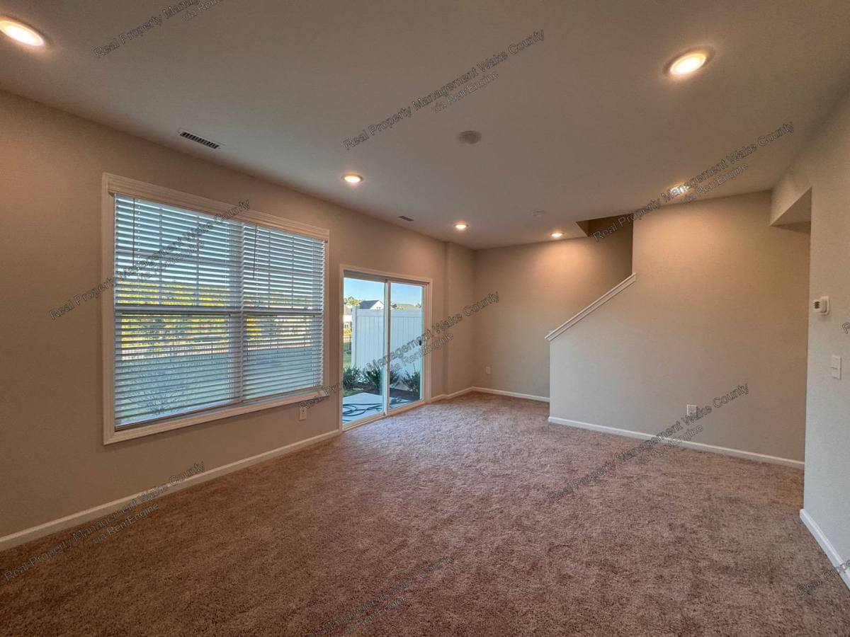10032 Secluded Garden Dr, Apex, NC 27523 - Townhouse for Rent - Image 9