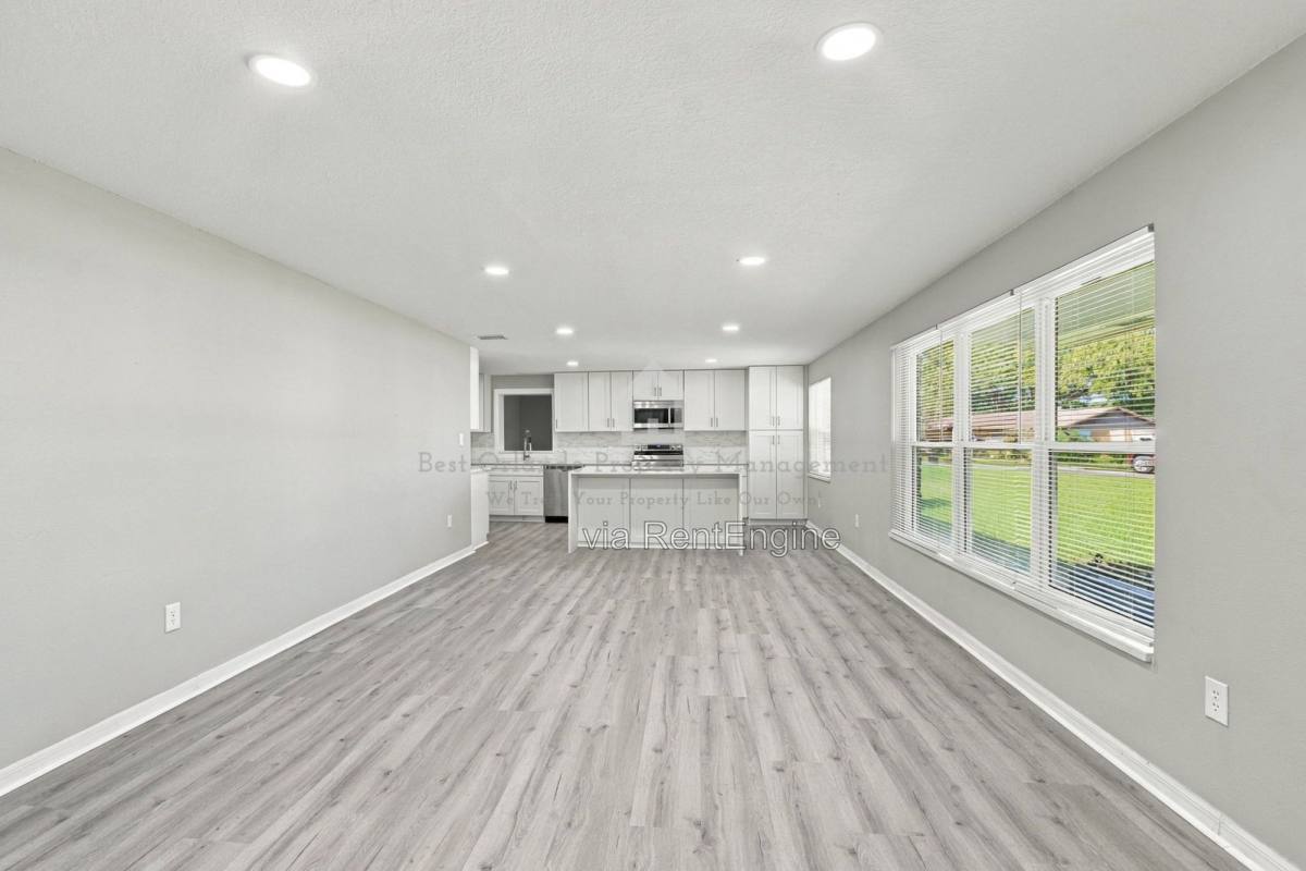 37350 Turner Dr, Umatilla, FL 32784 - House for Rent - Image 8