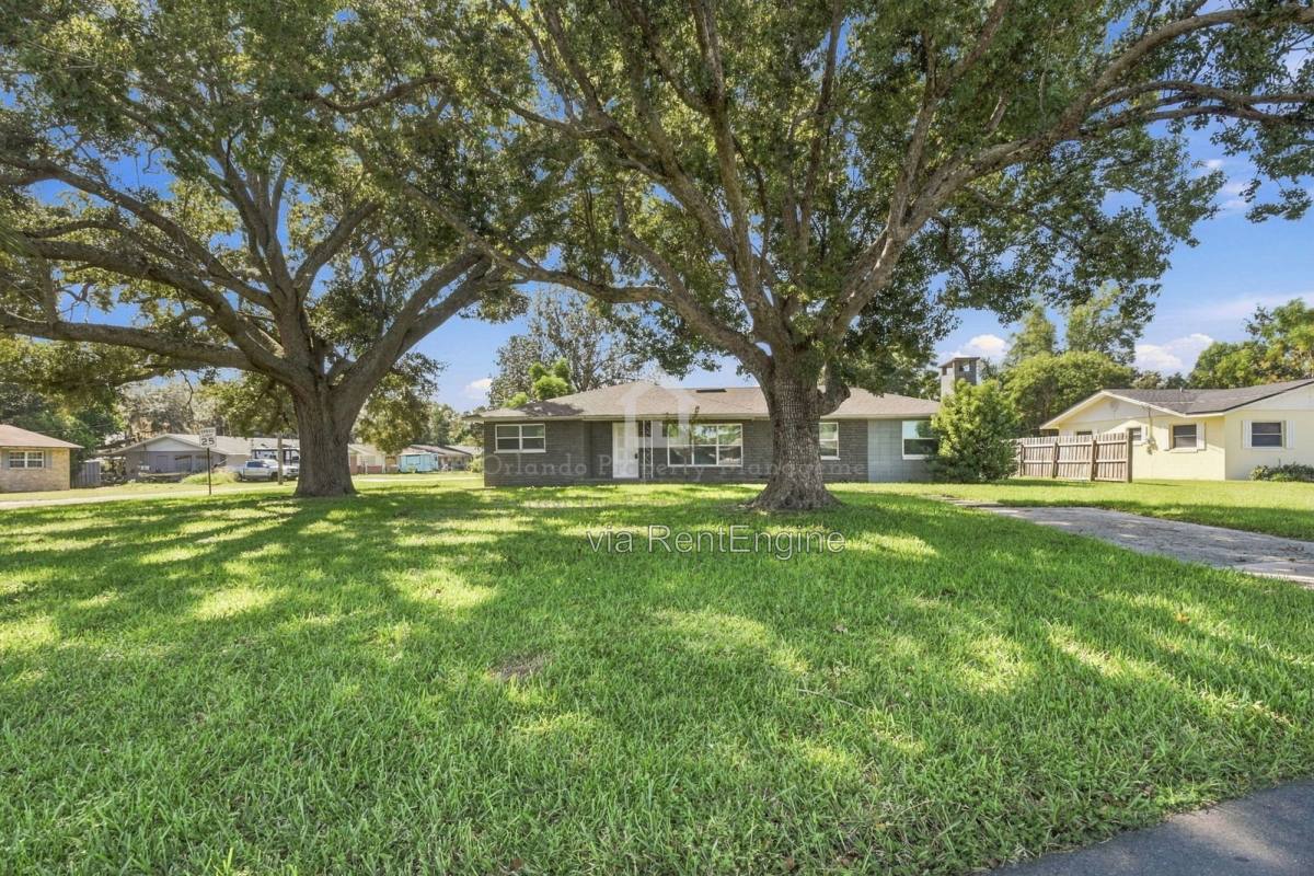 37350 Turner Dr, Umatilla, FL 32784 - House for Rent - Image 2