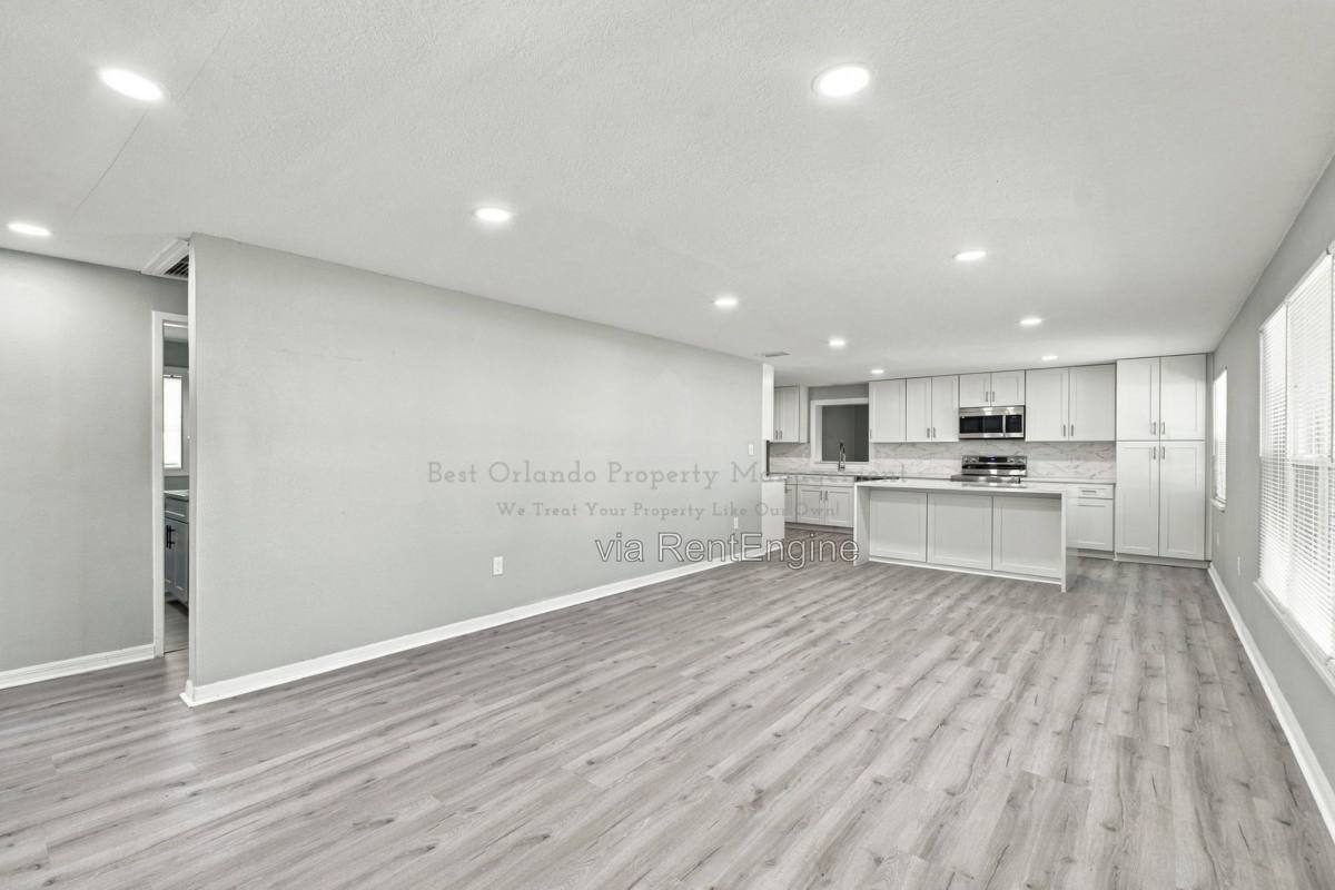 37350 Turner Dr, Umatilla, FL 32784 - House for Rent - Image 7