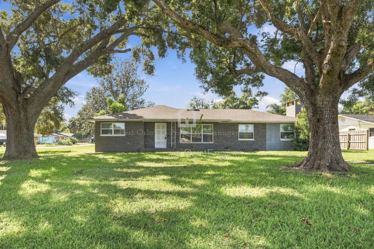 37350 Turner Dr, Umatilla, FL 32784 - House for Rent - Image 4