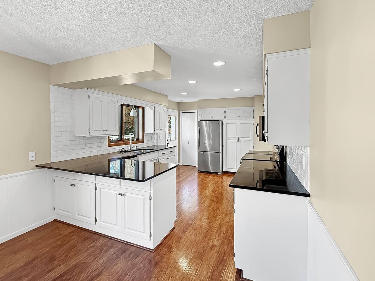 11120 52nd Ave N, Plymouth, MN 55442 - House for Rent - Image 11