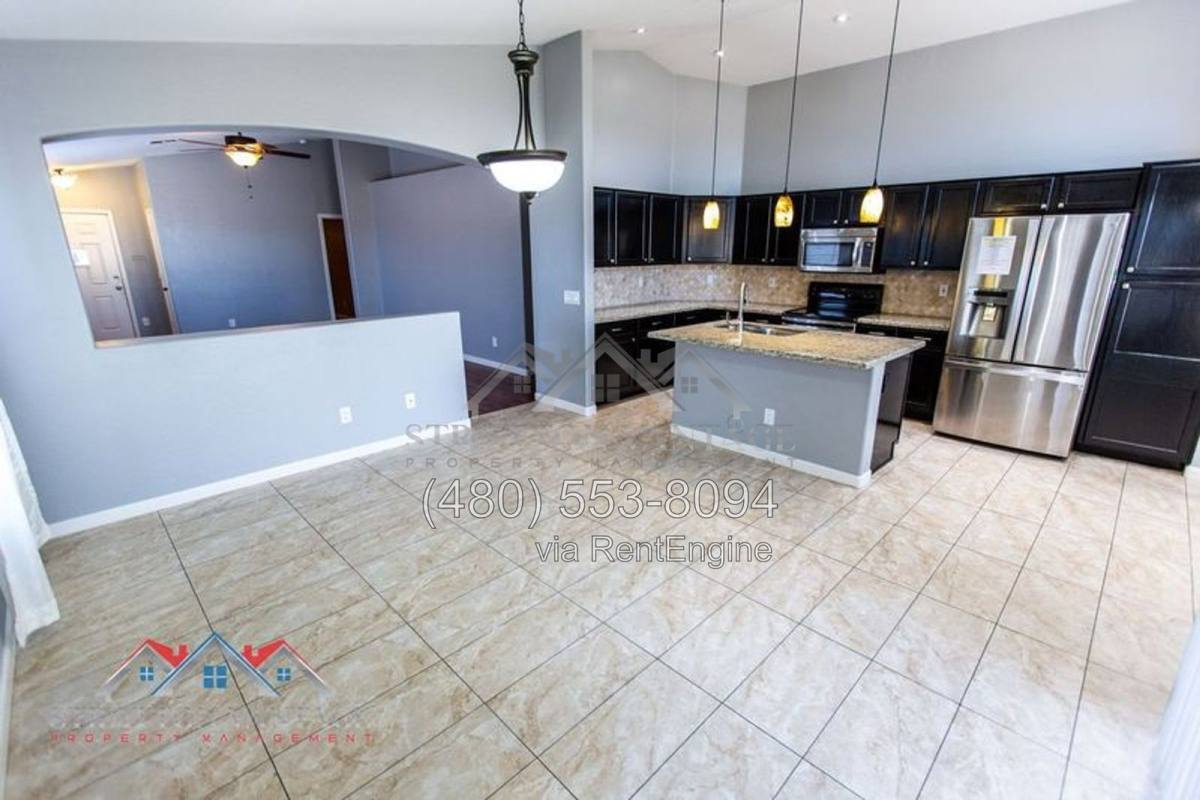 2251 S 63rd Dr, Phoenix, AZ 85043 - House for Rent - Image 12