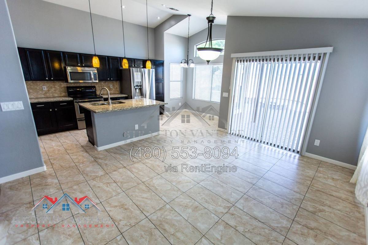 2251 S 63rd Dr, Phoenix, AZ 85043 - House for Rent - Image 11