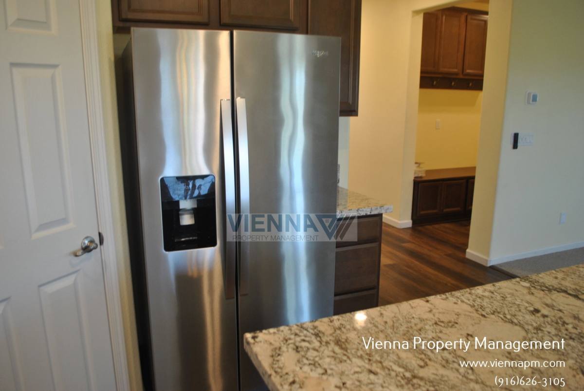 7185 Star Trail Way, Roseville, CA 95747 - House for Rent - Image 13