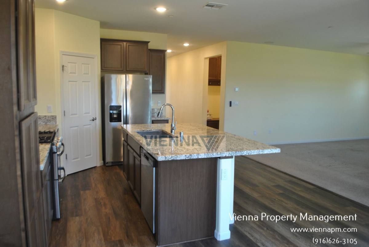 7185 Star Trail Way, Roseville, CA 95747 - House for Rent - Image 9