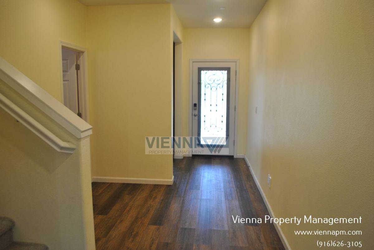 7185 Star Trail Way, Roseville, CA 95747 - House for Rent - Image 16
