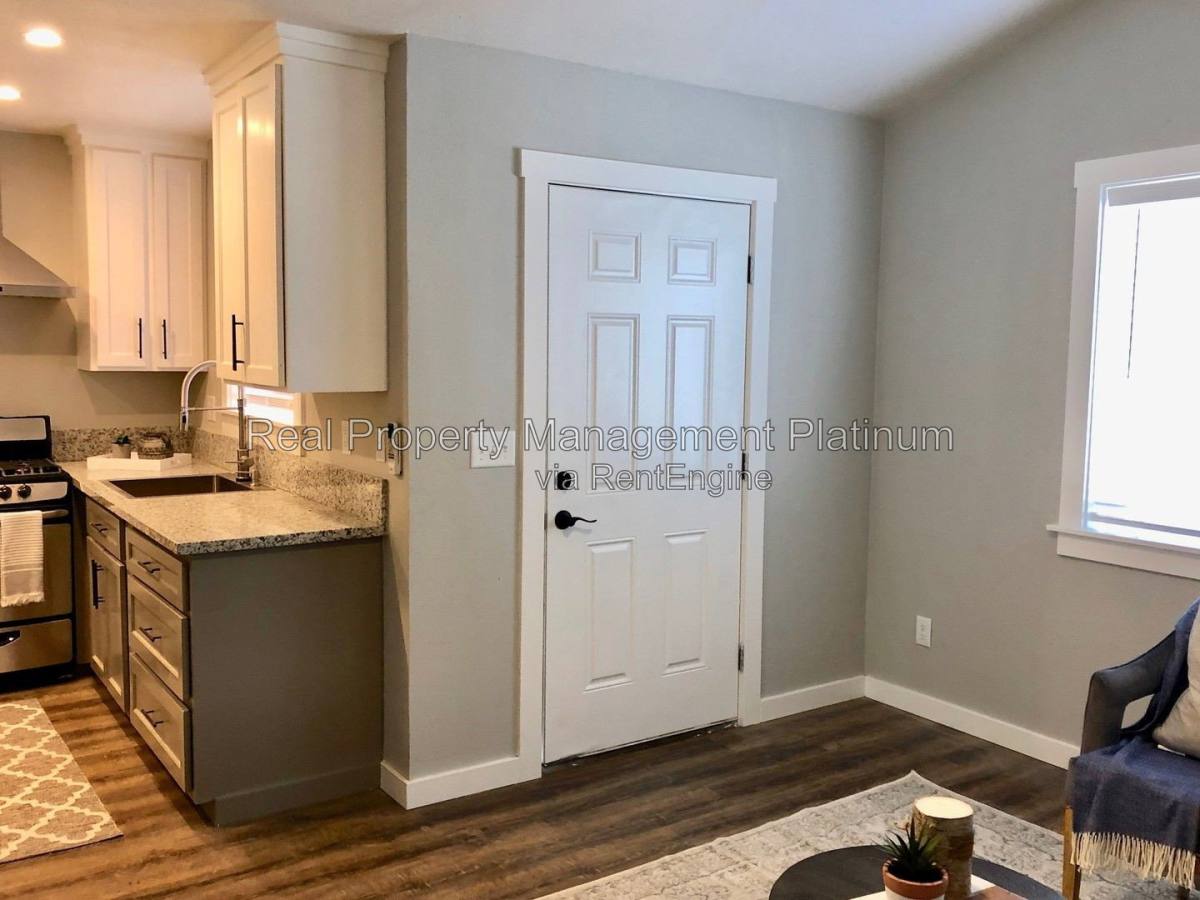 62 Woodworth Ave #B, Clovis, CA 93612 - Apartment for Rent - Image 11