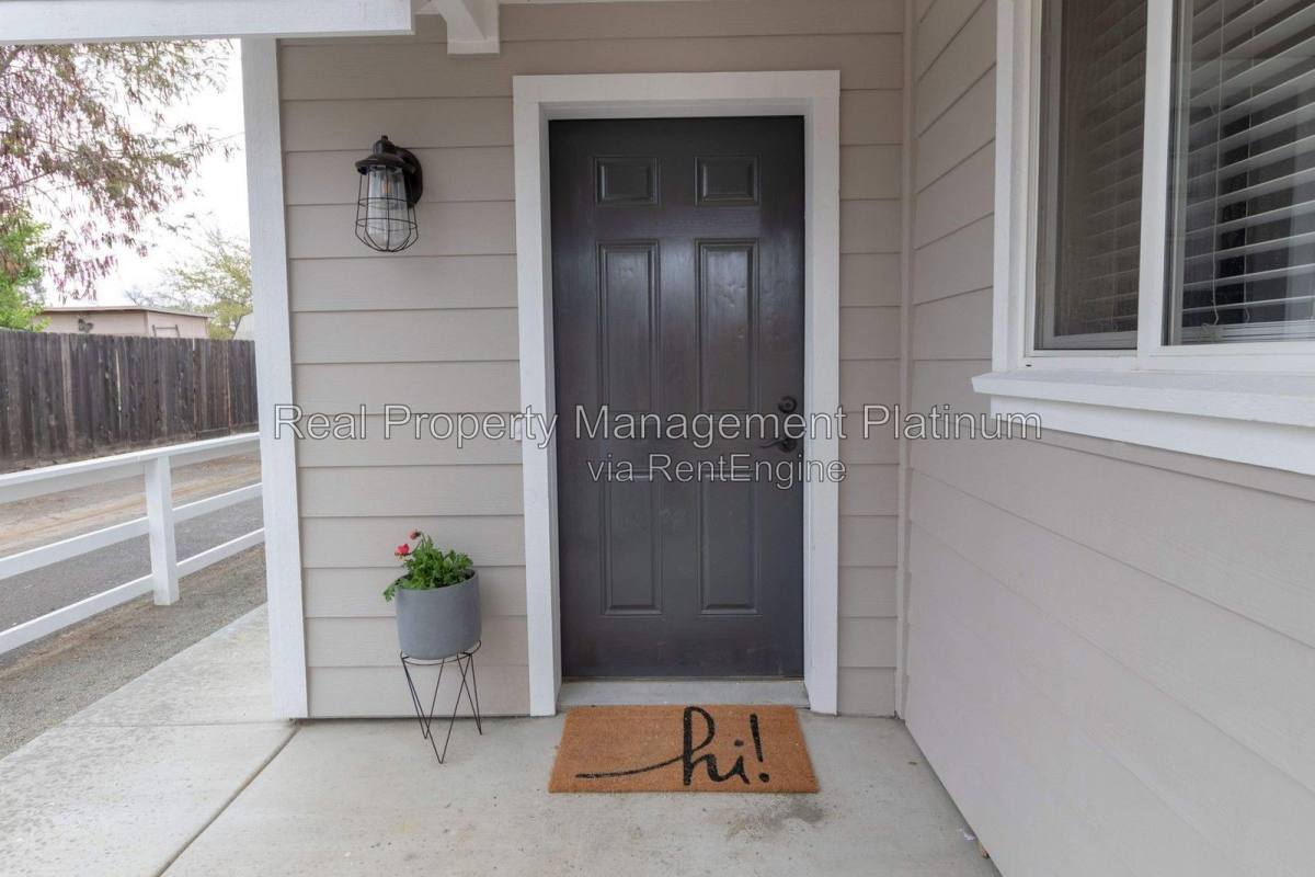 62 Woodworth Ave #B, Clovis, CA 93612 - Apartment for Rent - Image 10