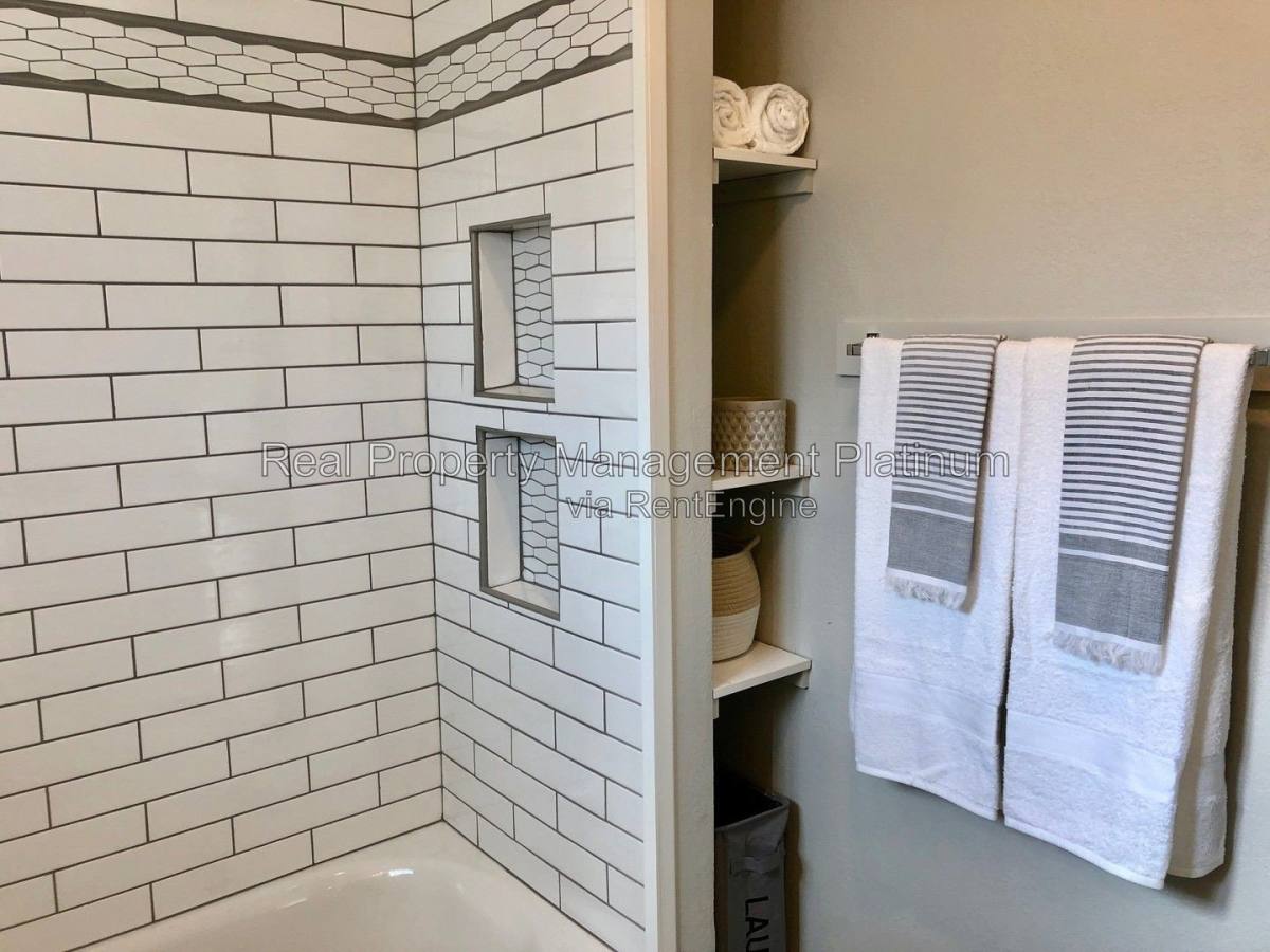 62 Woodworth Ave #B, Clovis, CA 93612 - Apartment for Rent - Image 8
