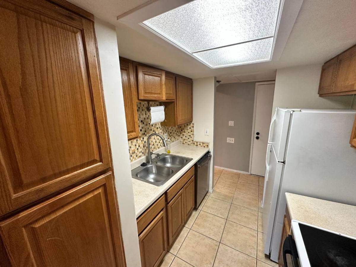 2452 Larkspur Lane, Sacramento, CA 95825 - Apartment for Rent - Image 8