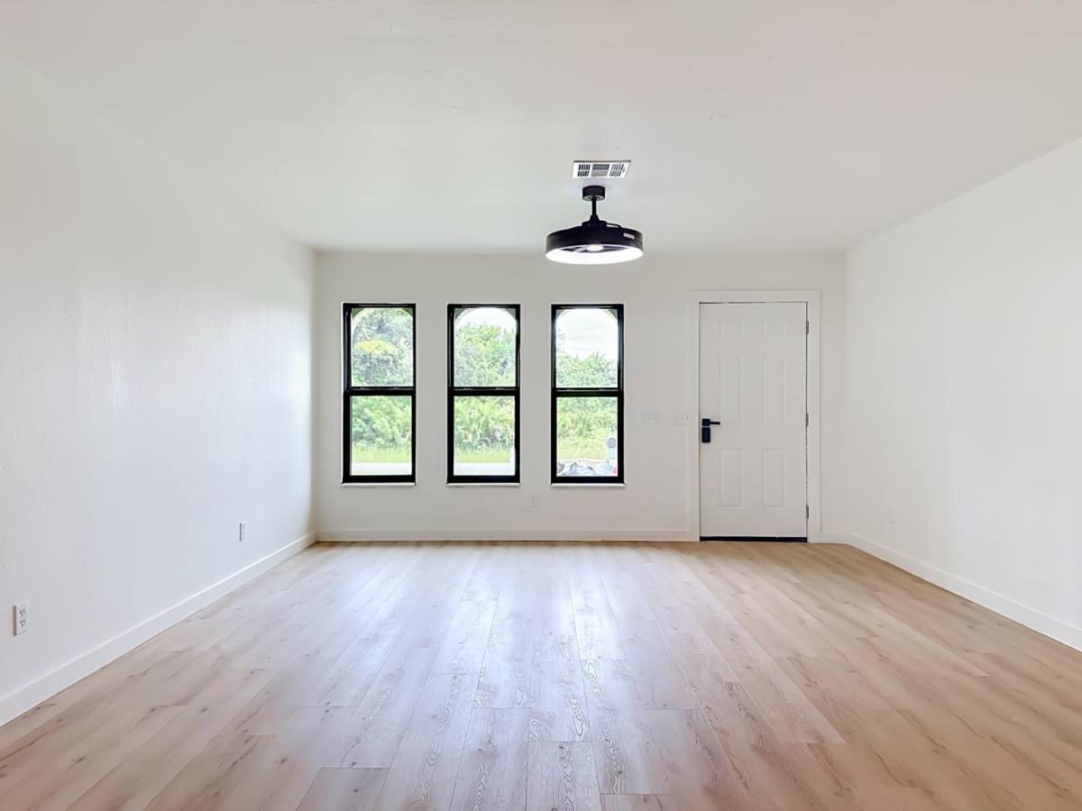2817 3rd St W, Lehigh Acres, FL 33971 - House for Rent - Image 5