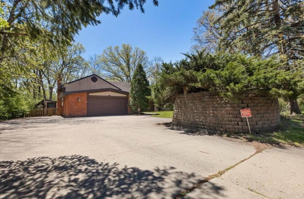33 Half Day Rd, Lincolnshire, IL 60069 - House for Rent - Image 2