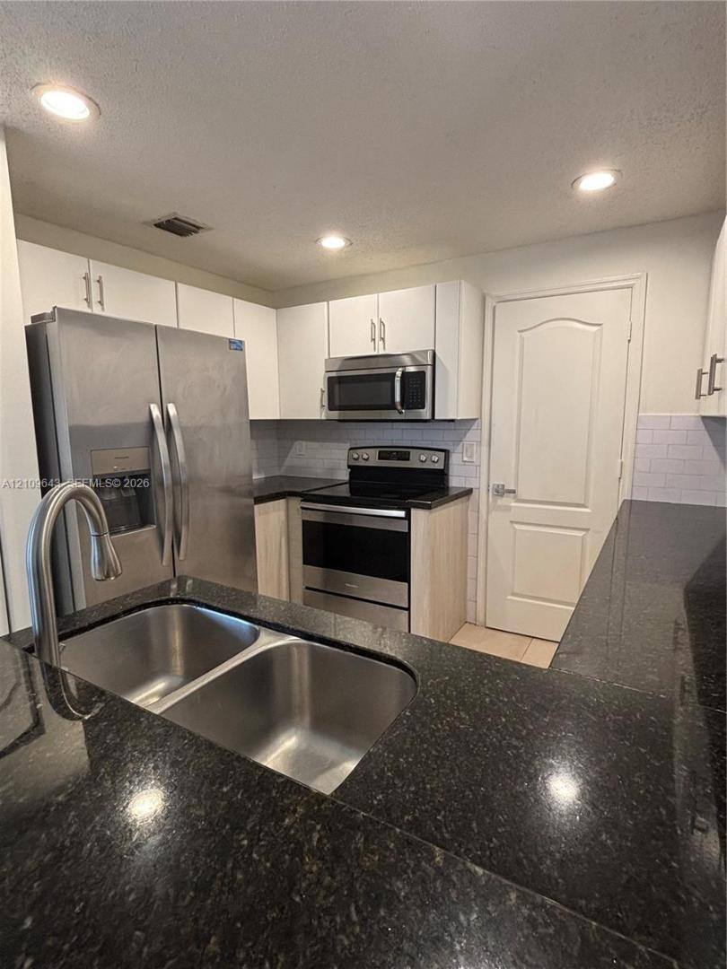 Townhouse for rent at 11467 NW 51st Terrace, Doral, FL 33178