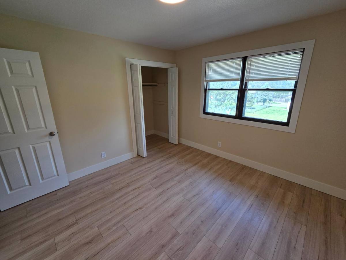 3009 Cambridge St, St. Joseph, MO 64506 - House for Rent - Image 3