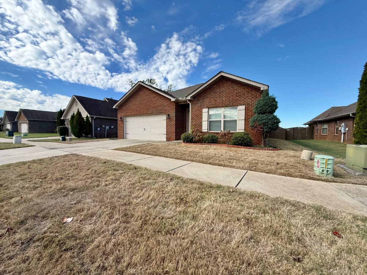 House for rent at 352 Harbor Glen Dr SW, Madison, AL 35756