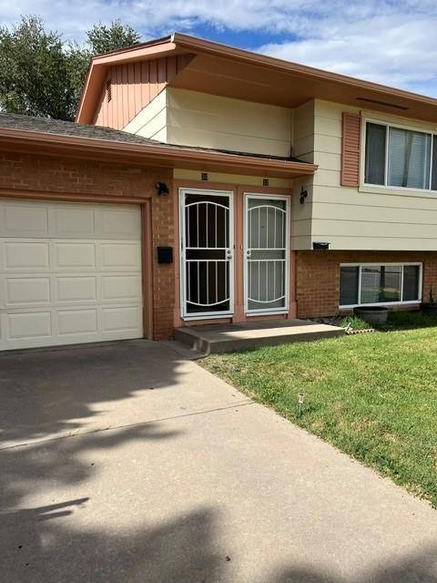 Apartment for rent at 30 Douglas Lane, Pueblo, CO 81001