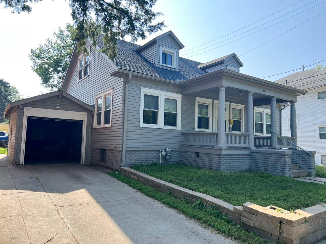 House for rent at 1012 S 14th St, Lincoln, NE 68508