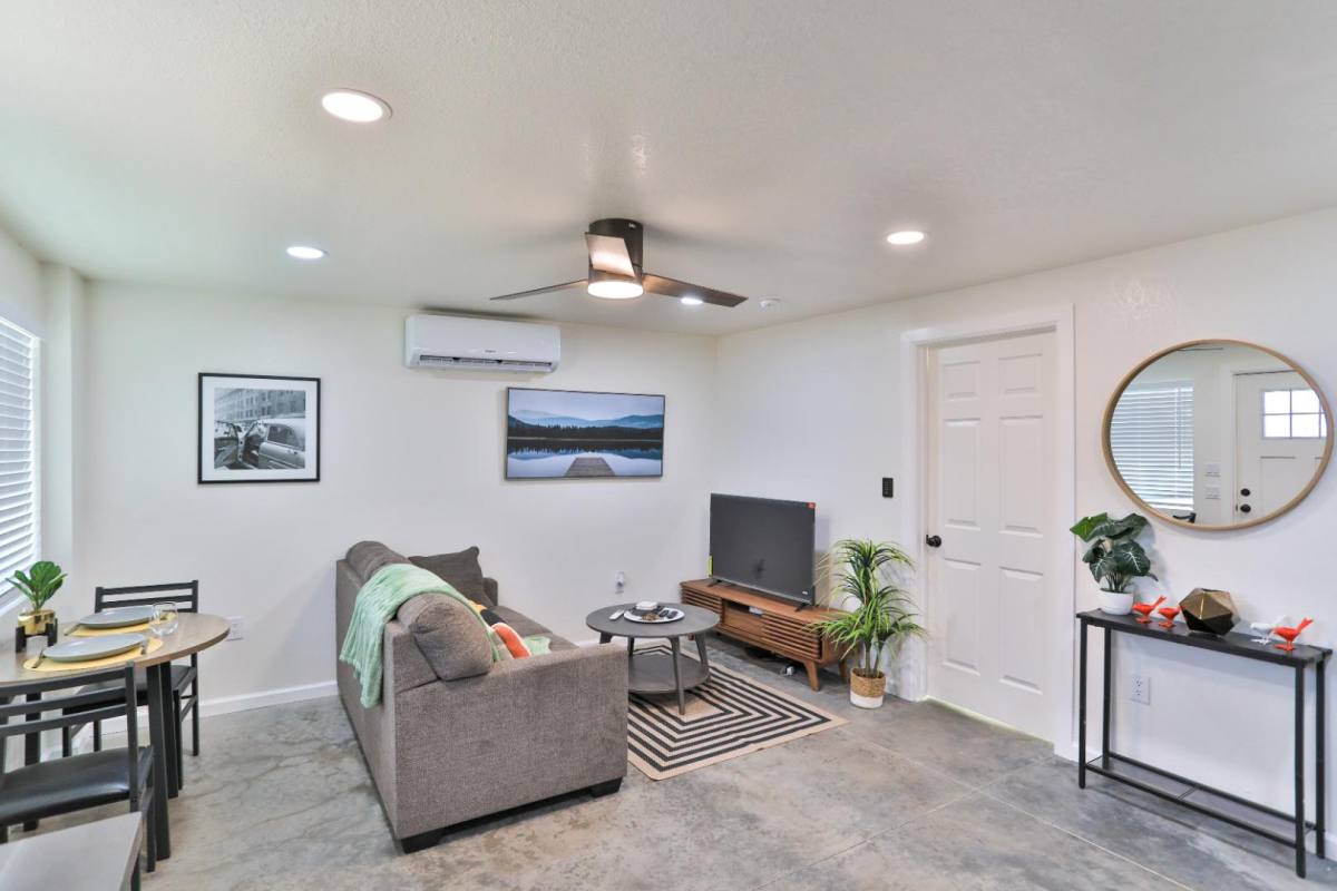 812 W Fleming #B, Winslow, AZ 86047 - Apartment for Rent - Image 4