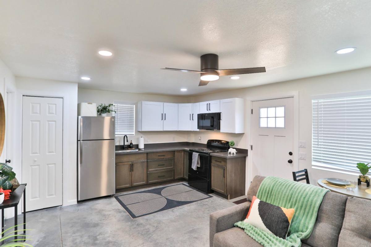 812 W Fleming #B, Winslow, AZ 86047 - Apartment for Rent - Image 6