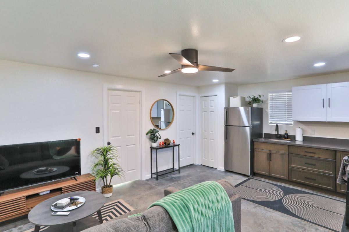 812 W Fleming #B, Winslow, AZ 86047 - Apartment for Rent - Image 3