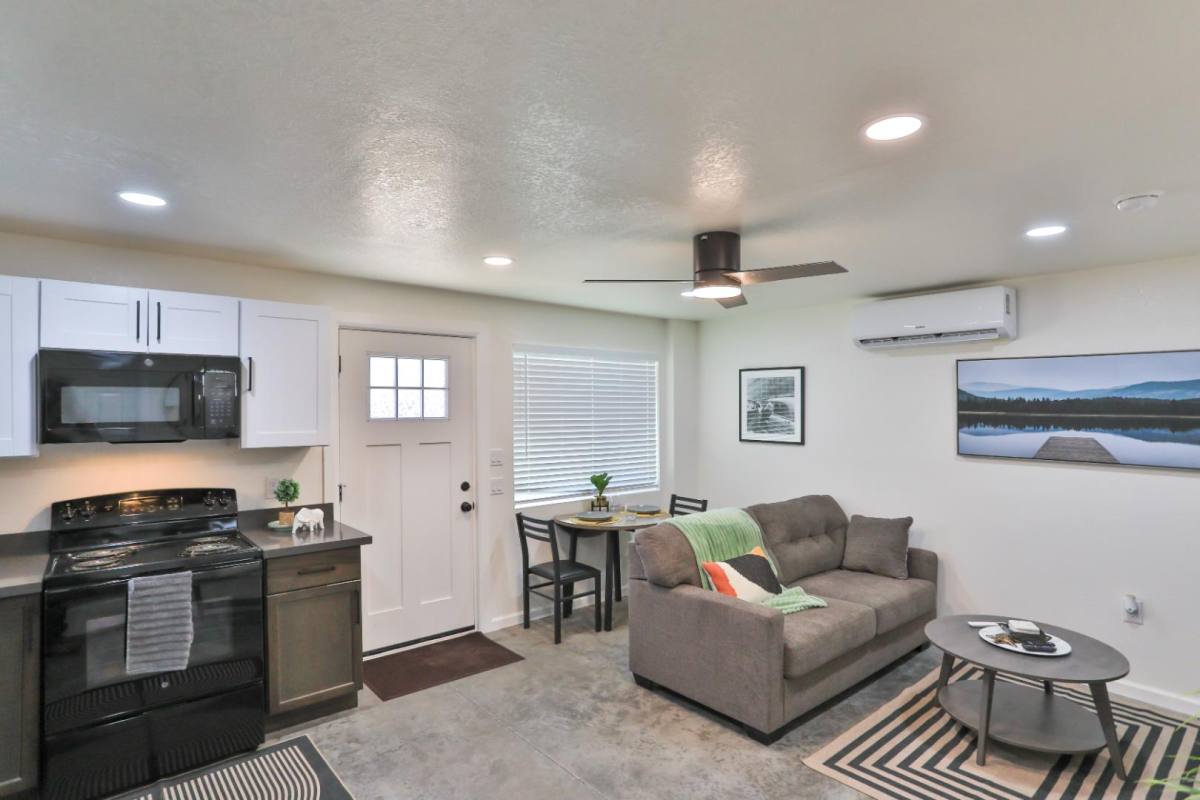 812 W Fleming #B, Winslow, AZ 86047 - Apartment for Rent - Image 5