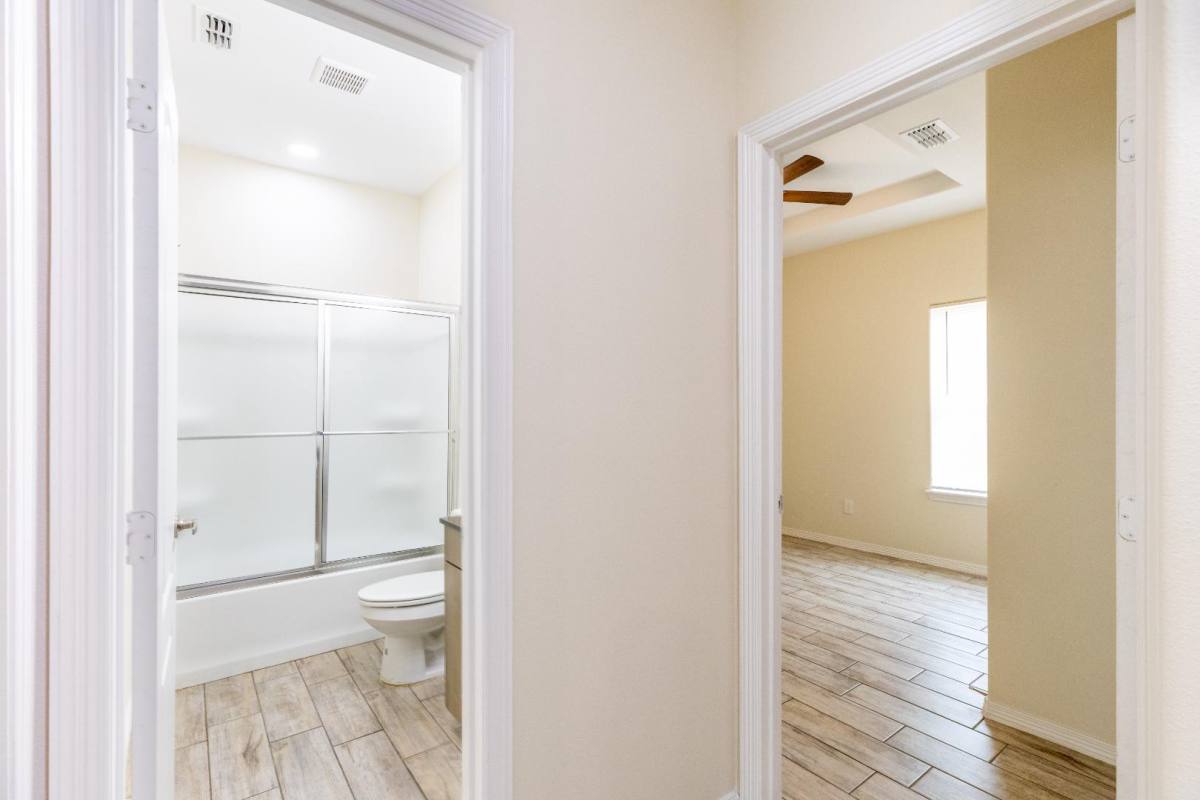 1705 W Greenwich St #4, Edinburg, TX 78541 - Apartment for Rent - Image 12
