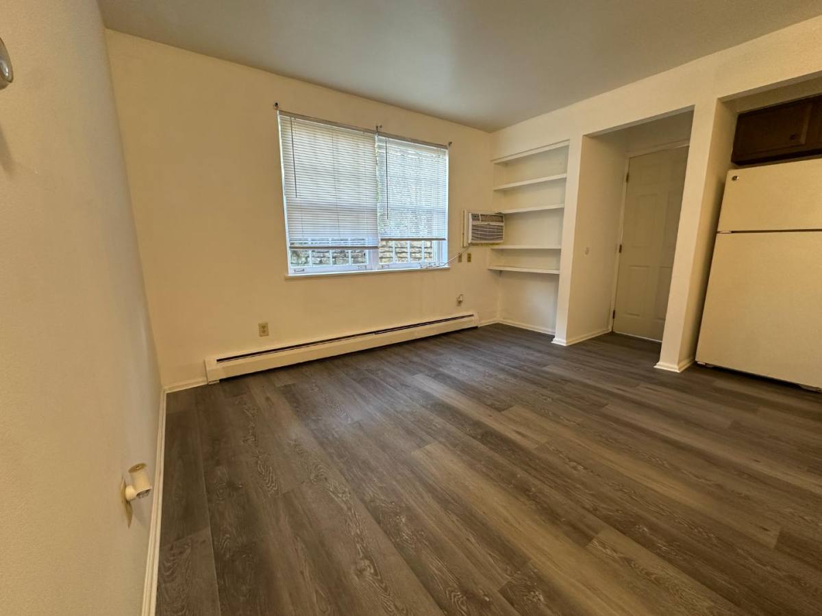 Apartment for rent at 325 W High St #9, Oxford, OH 45056