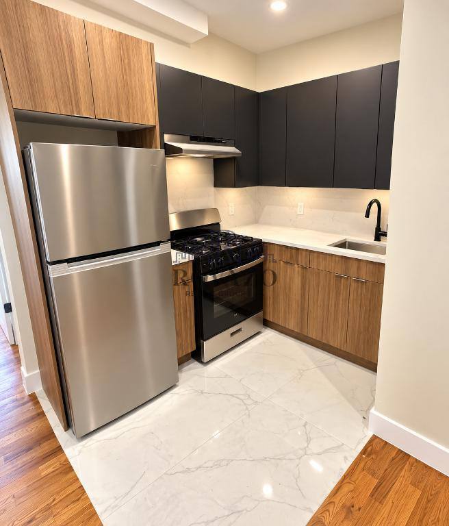 Apartment for rent at 308 Broadway #101, Newark, NJ 07104
