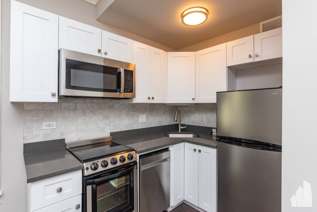 639 W Wrightwood Ave #211, Chicago, IL 60614 - Apartment for Rent - Image 3
