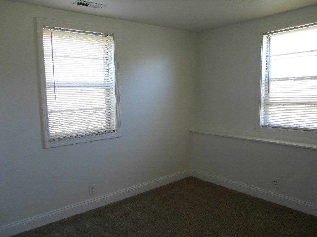 2014 W 27th St #2, Lawrence, KS 66046 - Apartment for Rent - Image 9