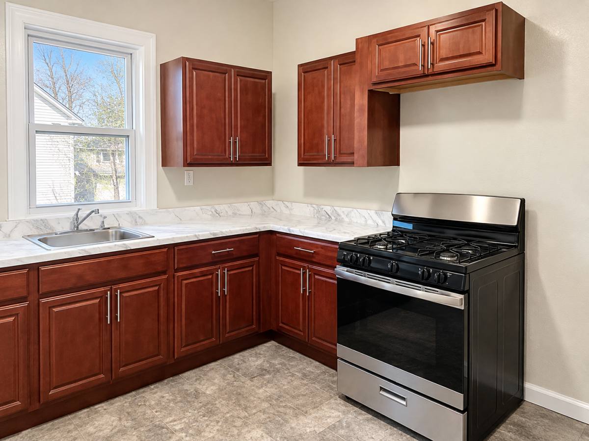 Apartment for rent at 118 N 17th St #1C, East Orange, NJ 07017