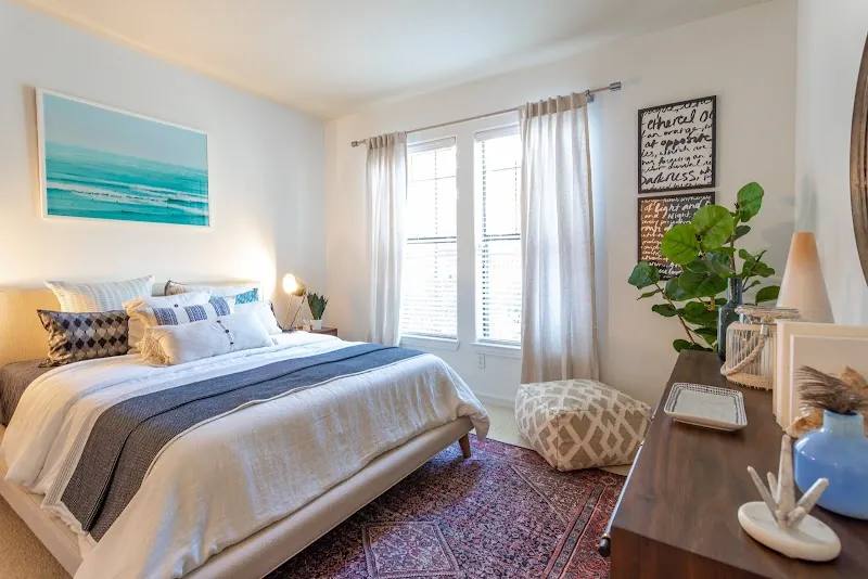 6550 Shady Brook Lane, Dallas, TX 75206 - Apartment for Rent - Image 2
