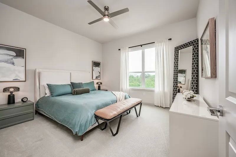 2400 W Dallas St, Houston, TX 77019 - Apartment for Rent - Image 8