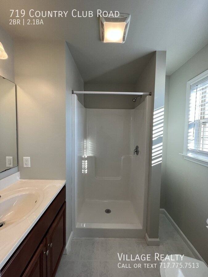719 Country Club Rd, Red Lion, PA 17356 - Townhouse for Rent - Image 9
